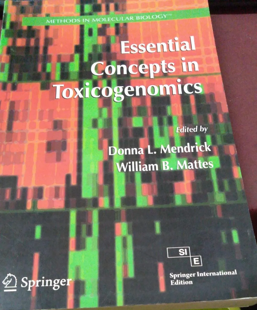 Essential Concepts in Toxicogeomics | Paperback